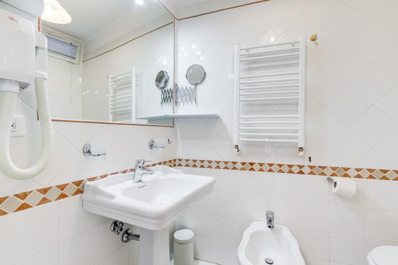 Trevi Fountain Modern Apartment ローマ エクステリア 写真